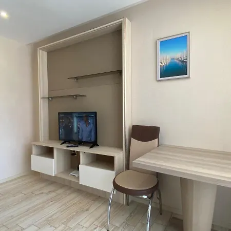 Paradiso 'в' 102 Private Sea View *