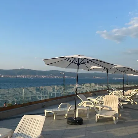 Paradiso 'в' 102 Private Sea View 内塞伯尔
