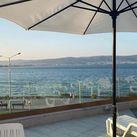 Paradiso 'в' 102 Private Sea View 内塞伯尔